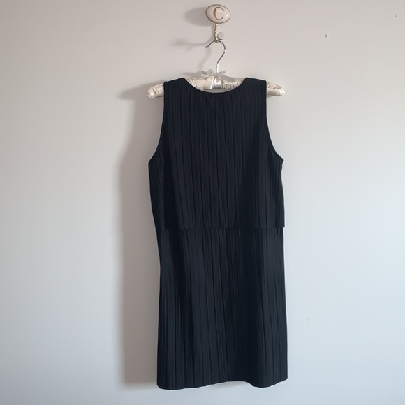 H&M Pleated Dress - Picture 2 of 3